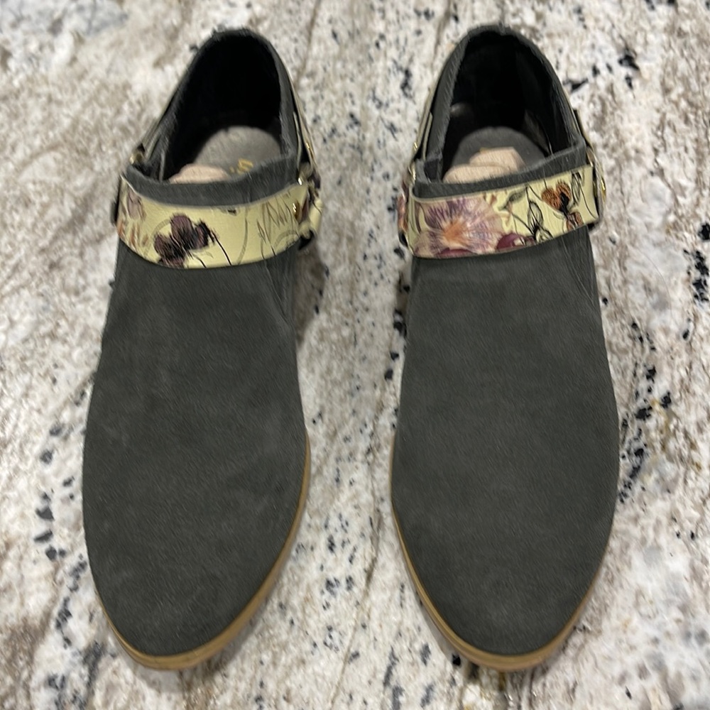 Farylrobin shooties